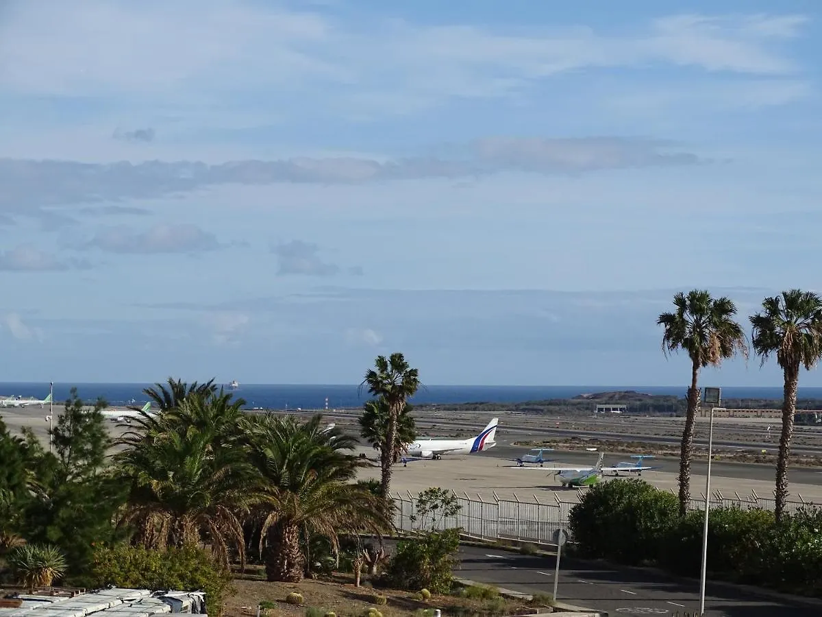 Las Majoreras Rickaty Lodge Bed And Breakfast, Airport Hotel, Hotel De Aeropuerto, Las Palmas Airport, Gran Canaria Airport, Lpa, Spain Las Majoreras